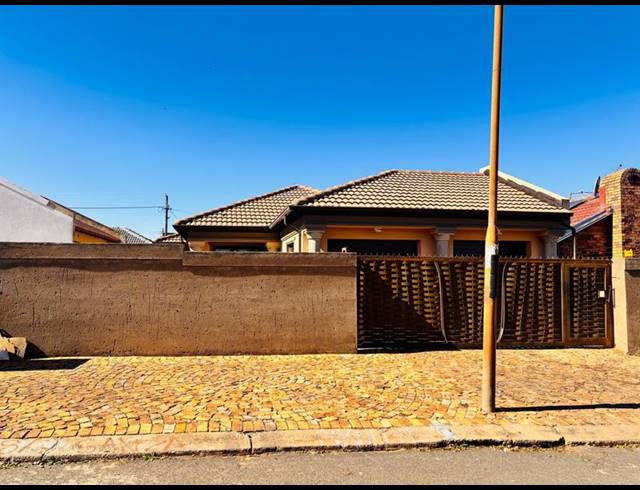 3 BEDROOM HOUSE FOR SALE IN HOSPITAL VIEW